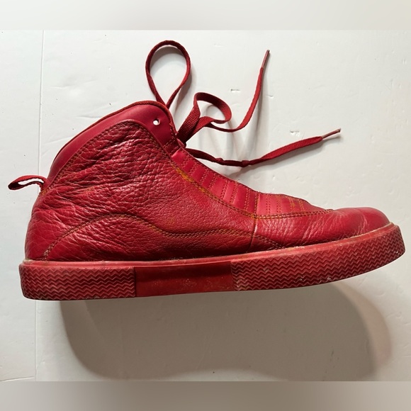 Nike Air Jordan Retro 1 High Red Leather Sneakers Men’s Size 9.5 - Rare Edition - Picture 9 of 10